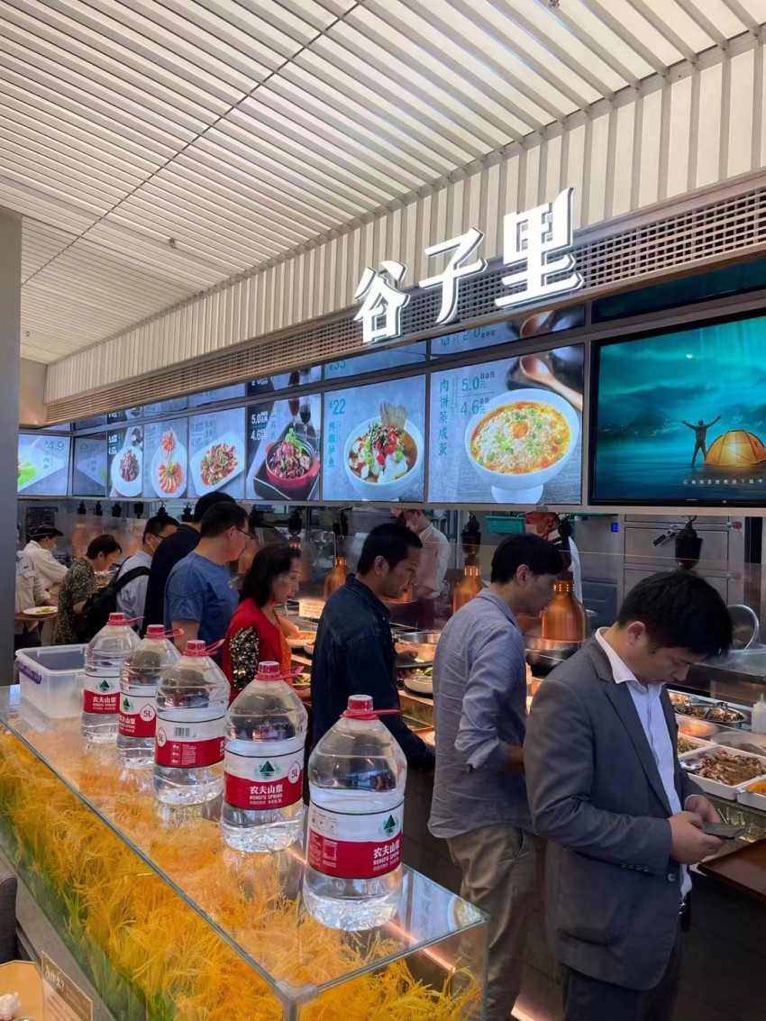 老乡鸡也开“自选称重”店了！快餐“现炒称重”会成趋势吗？