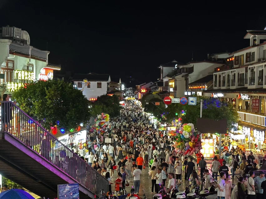 中秋国庆“两节”将至！餐饮行业如何迎战消费旺季？